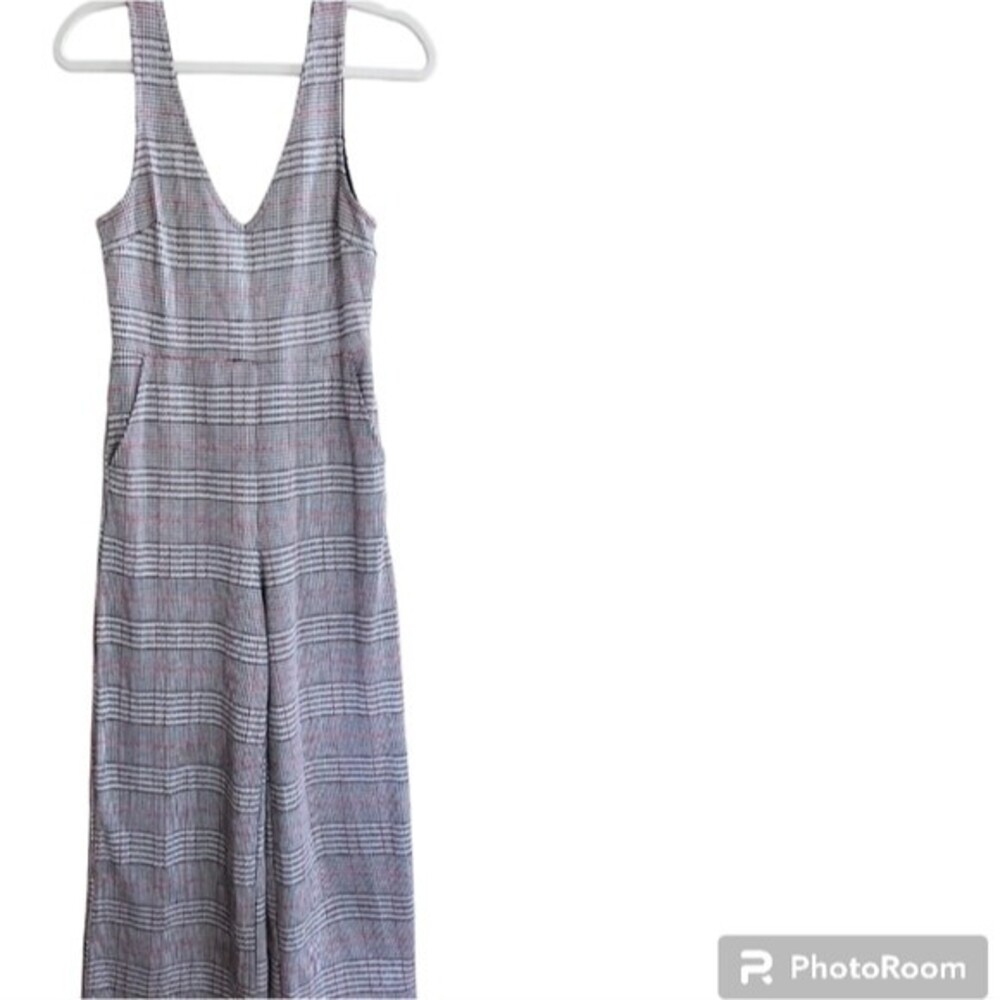 FOREVER 21 Glen Plaid VNeck Jumpsuit - S
